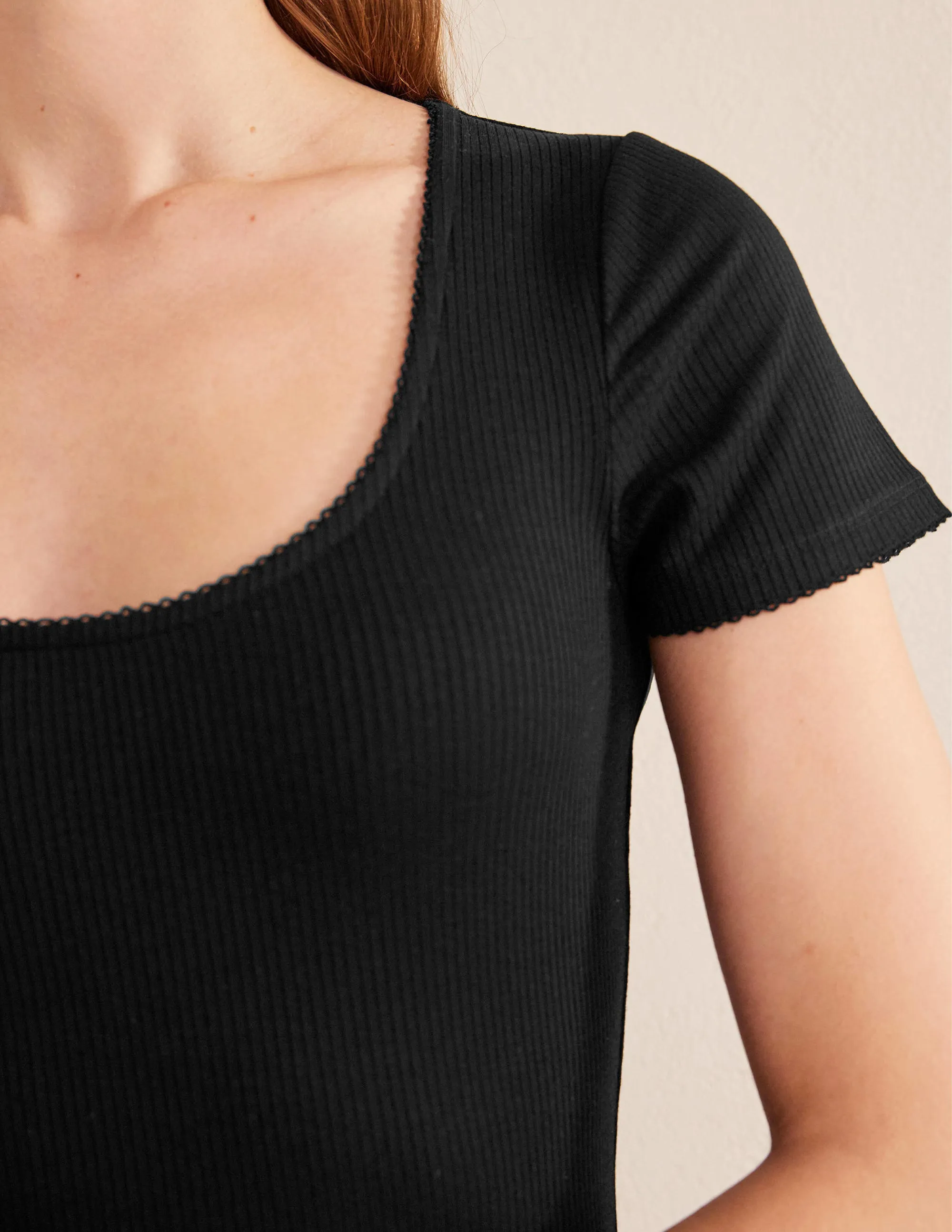 Scoop Neck Ribbed Top-Black